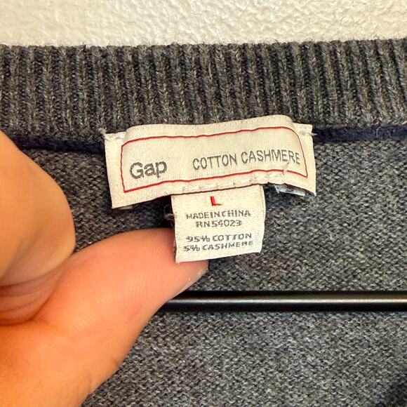 Gap Men's V-neck Cotton Cashmere Knit Sweater Top Gray Size Large - Picture 4 of 5